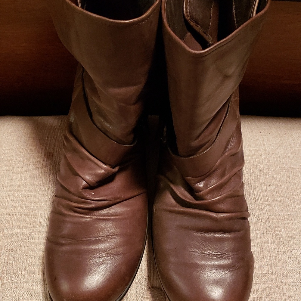 Boots - Picture 6 of 7